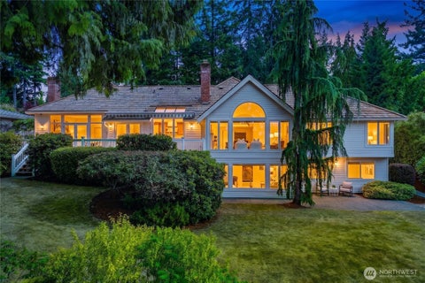Photo of 9416 NE 25th Street, Clyde Hill, WA 98004 (MLS # 2556860)