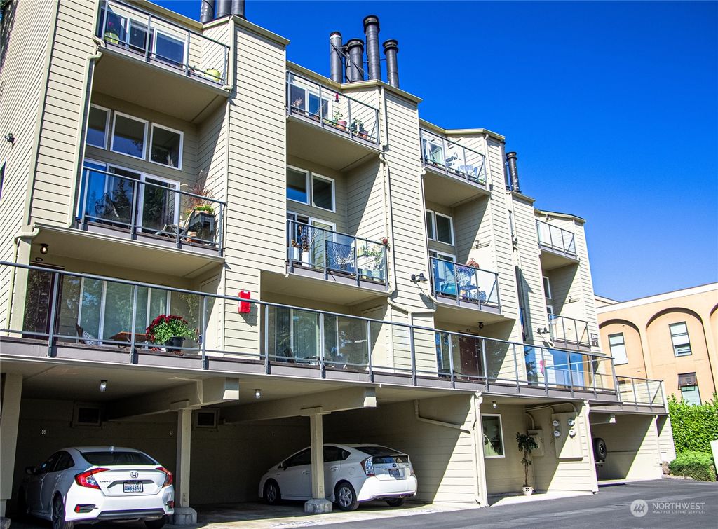 Photo of 2933 76th Avenue SE #12-E, Mercer Island, WA 98040 (MLS # 2000644)