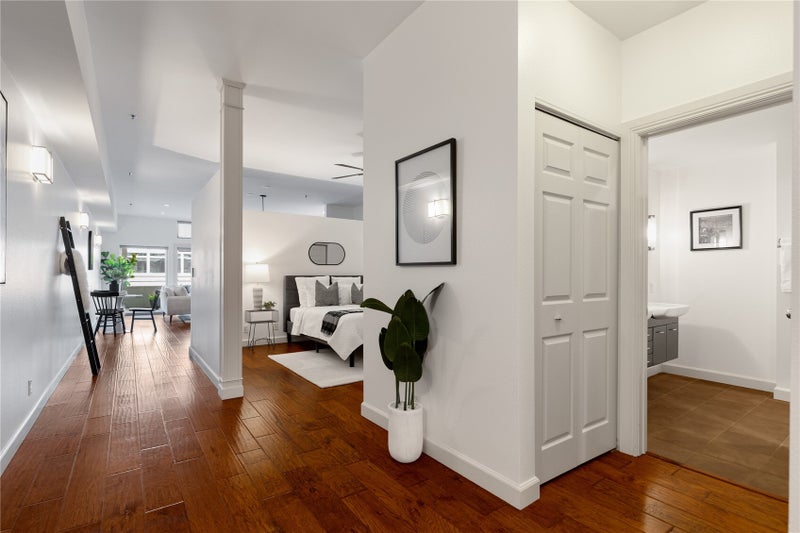526 1st Avenue S 420