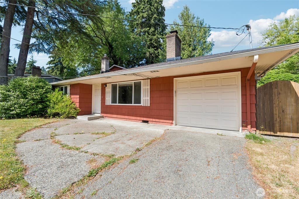 Photo of 1033 151st Avenue SE, Bellevue, WA 98007 (MLS # 2554788)