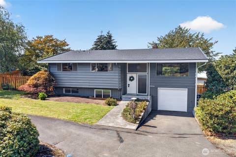 Photo of 4014 Robin Road W, University Place, WA 98466 (MLS # 2560971)
