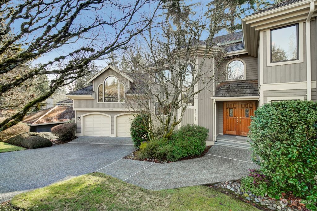 Photo of 21645 NE 20th Way, Sammamish, WA 98074 (MLS # 2044389)