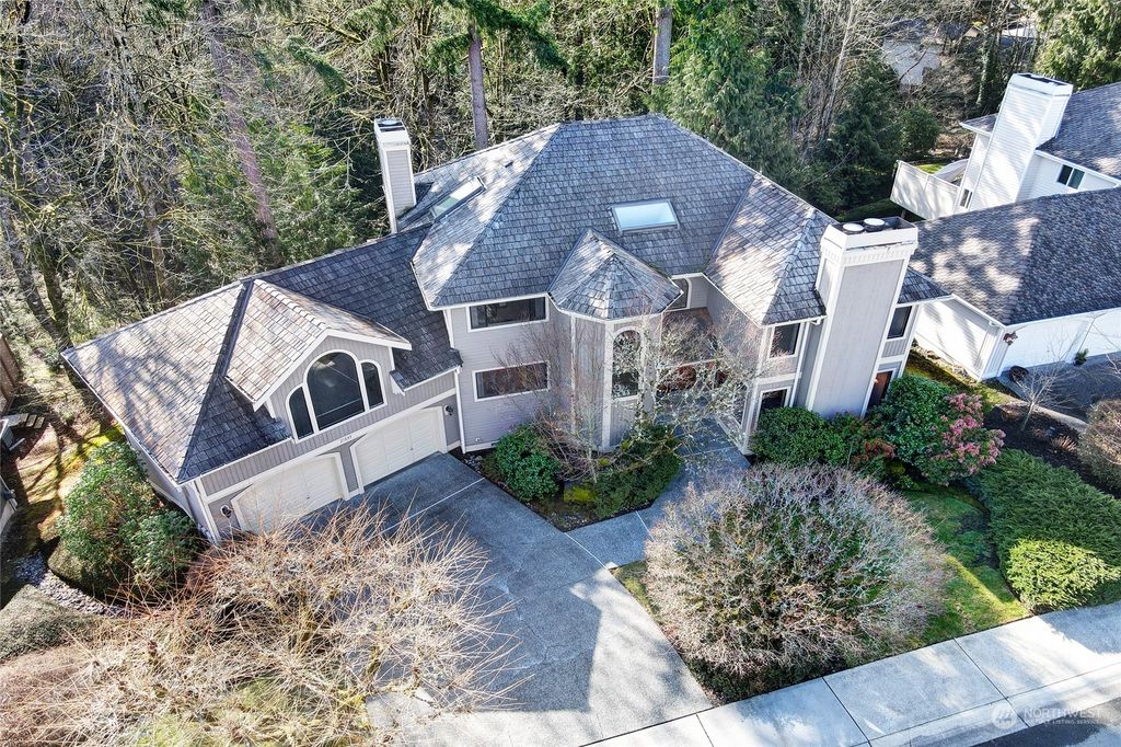 Photo of 21645 NE 20th Way, Sammamish, WA 98074 (MLS # 2044389)