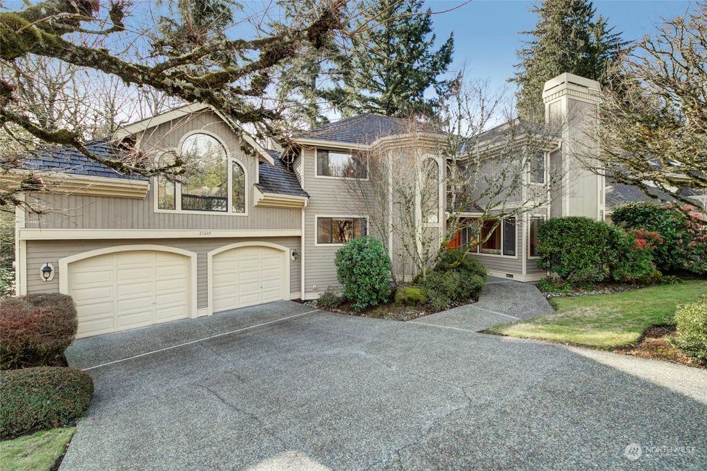 Photo of 21645 NE 20th Way, Sammamish, WA 98074 (MLS # 2044389)
