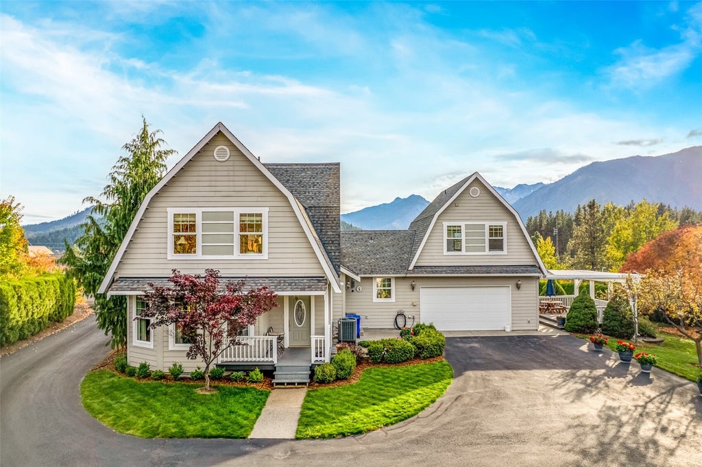 Photo of 92 Lucky Dog Lane LN, Leavenworth, WA 98826 (MLS # 2594786)