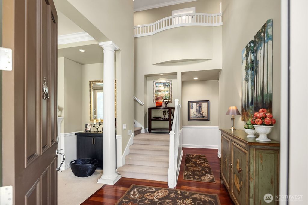 Photo of 9405 SE 33rd Street, Mercer Island, WA 98040 (MLS # 2375132)
