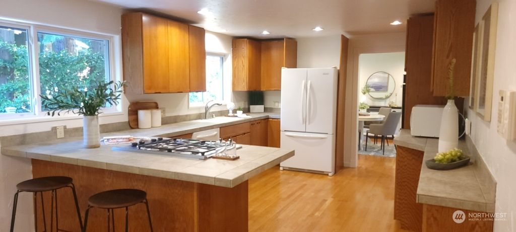 Photo of 1085 SW Mt Pilchuck Place, Issaquah, WA 98027 (MLS # 2052367)