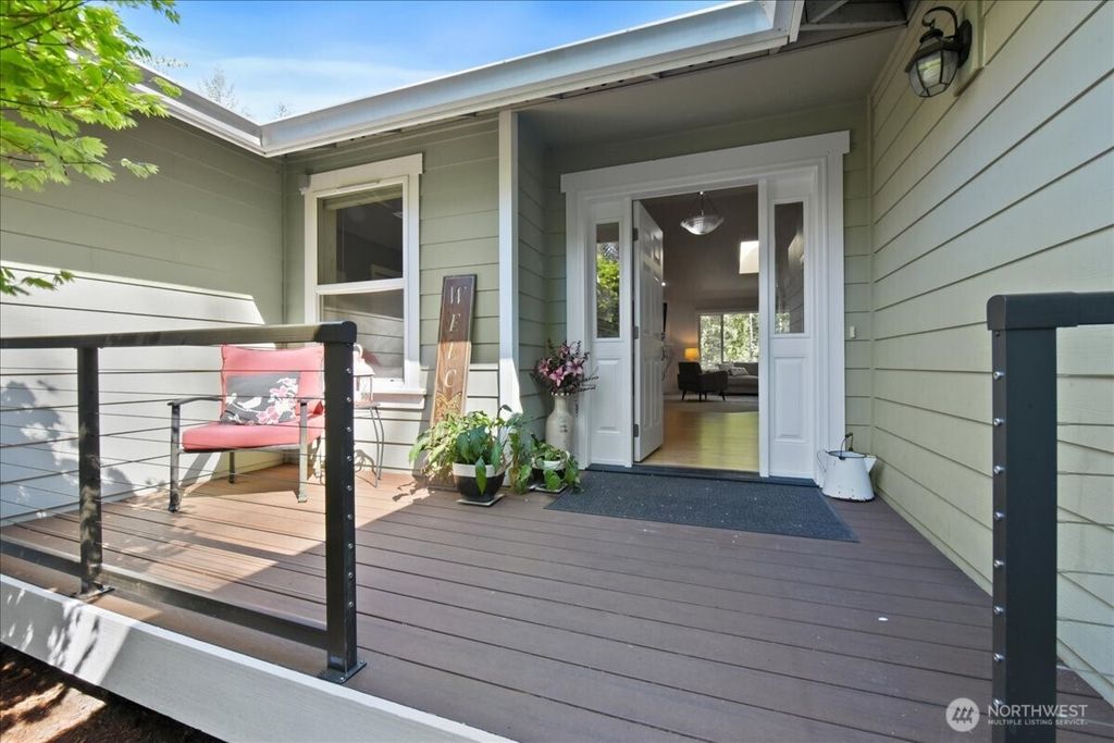 Photo of 10307 208th Avenue SE, Snohomish, WA 98290 (MLS # 2371040)