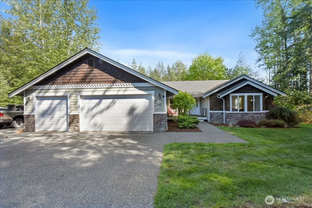 Photo of 10307 208th Avenue SE, Snohomish, WA 98290 (MLS # 2371040)
