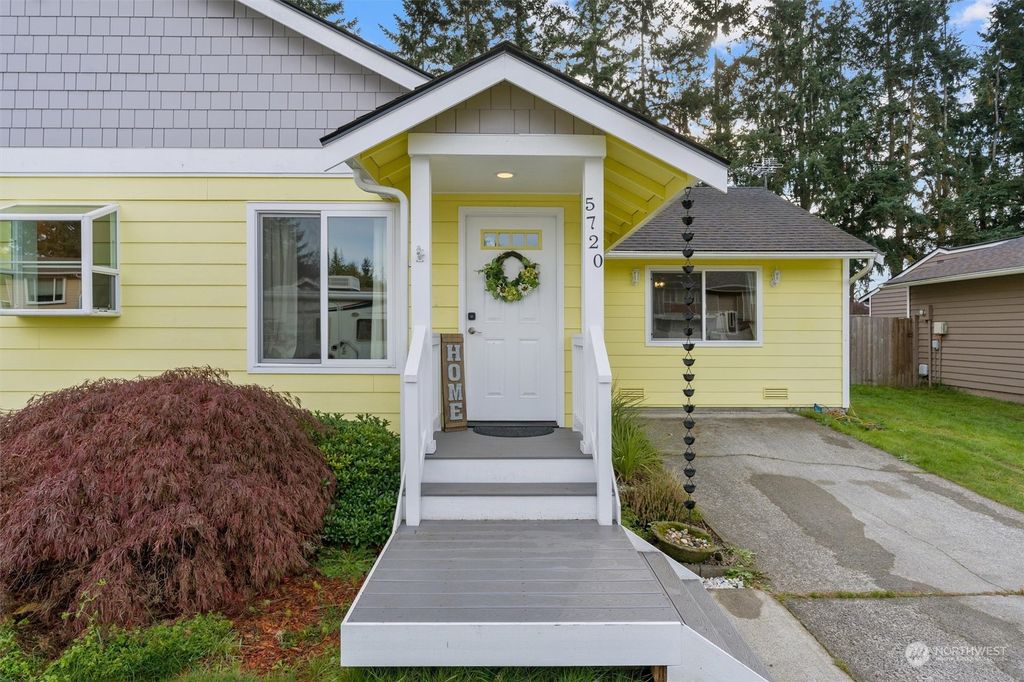 Photo of 5720 142nd Place NE, Marysville, WA 98271 (MLS # 2176612)