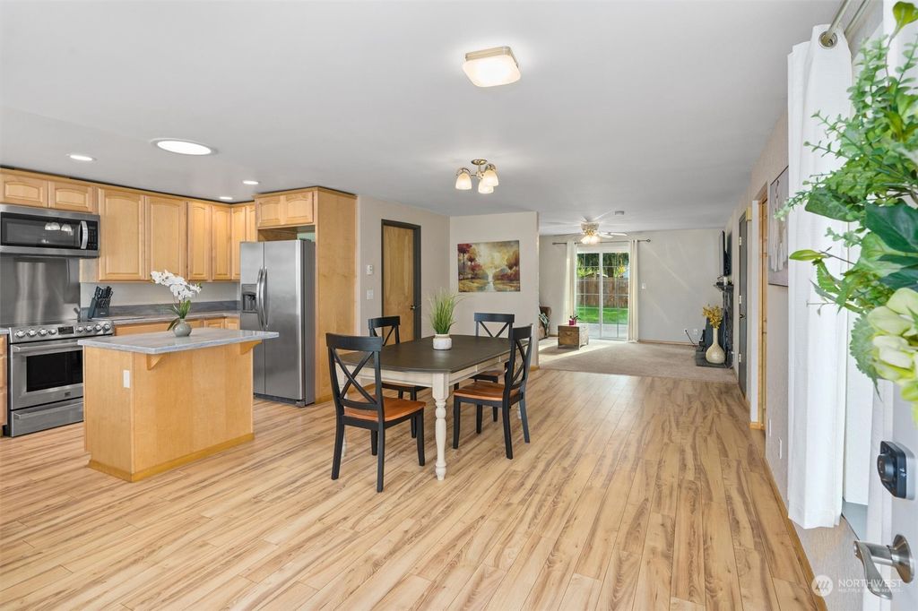 Photo of 5720 142nd Place NE, Marysville, WA 98271 (MLS # 2176612)