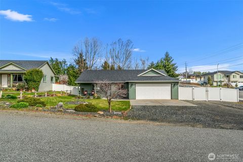 Photo of 1989 4th St SE St, East Wenatchee, WA 98802 (MLS # 2501559)