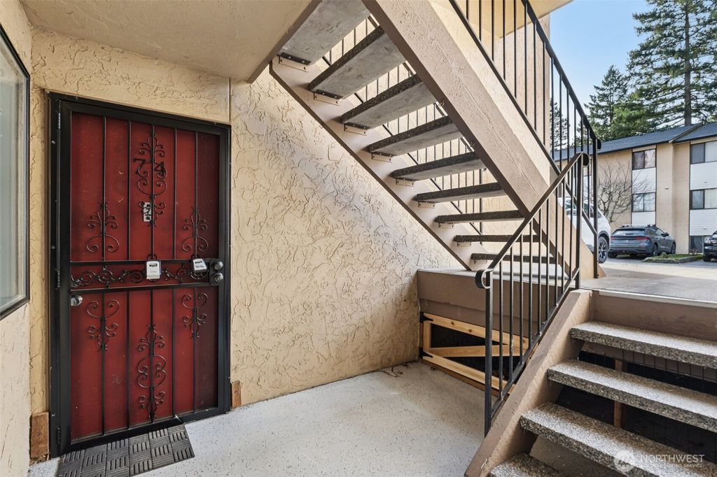 Photo of 16225 NE 12th Court #F74, Bellevue, WA 98008 (MLS # 2475302)