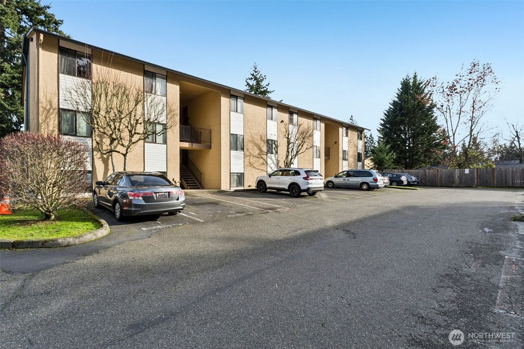 Photo of 16225 NE 12th Court #F74, Bellevue, WA 98008 (MLS # 2475302)