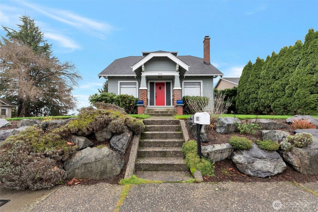 Photo of 3801 Federal Avenue, Everett, WA 98201 (MLS # 2463462)