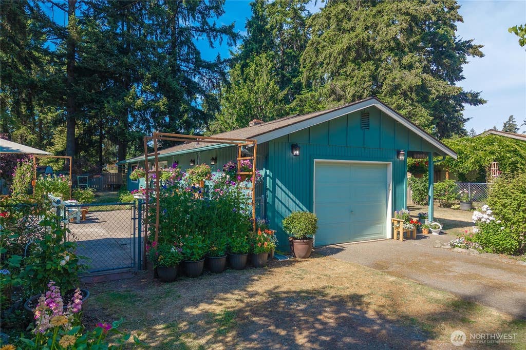 Photo of 10701 125th Street E, Puyallup, WA 98374 (MLS # 2545892)