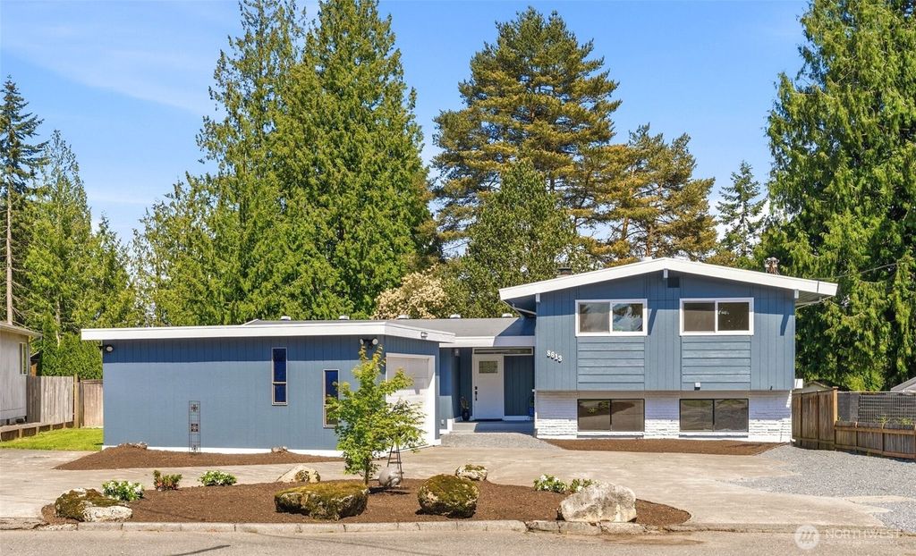 Photo of 8613 4th Place SE, Everett, WA 98208 (MLS # 2526294)