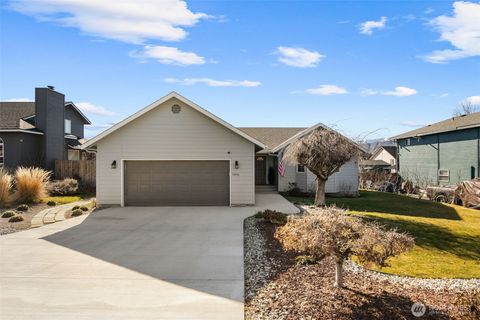 Photo of 1816 NE 3rd Street, East Wenatchee, WA 98802 (MLS # 2486214)