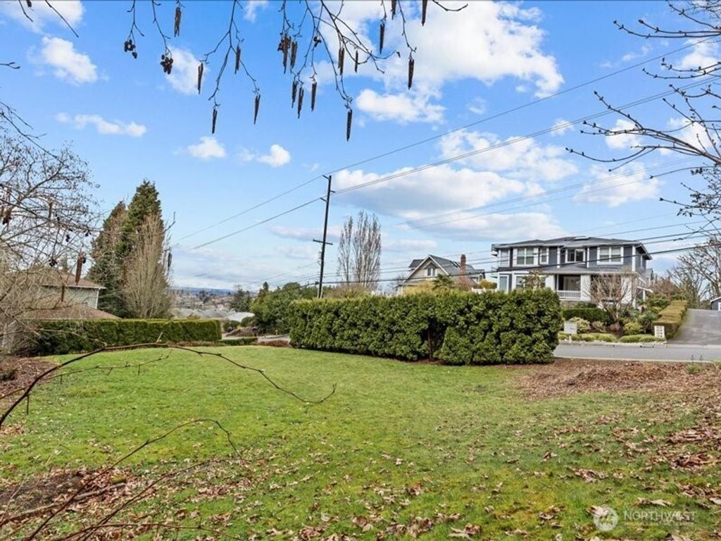 Photo of 1209 Kirkland Avenue, Kirkland, WA 98033 (MLS # 2401173)