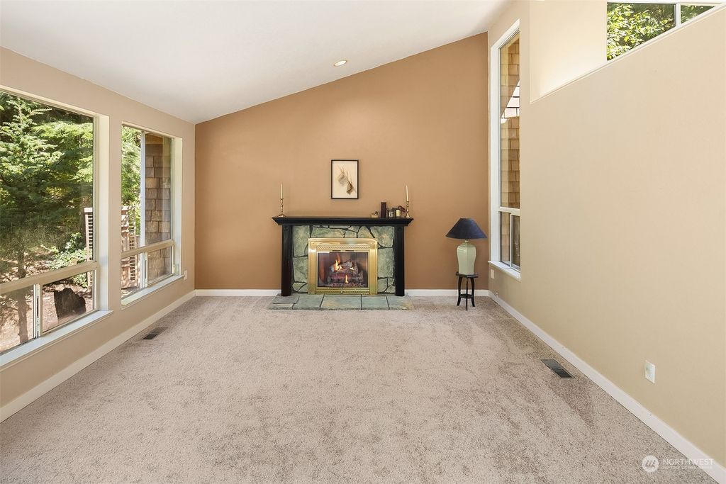 Photo of 25406 SE 138th Street, Issaquah, WA 98027 (MLS # 2151346)