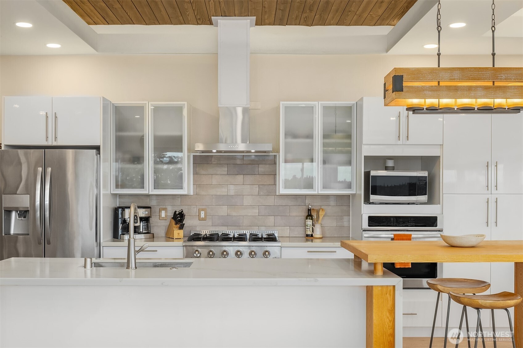 Burien, Washington 98166, United States, 4 Bedrooms Bedrooms, ,3 BathroomsBathrooms,Residential,Pending,129647