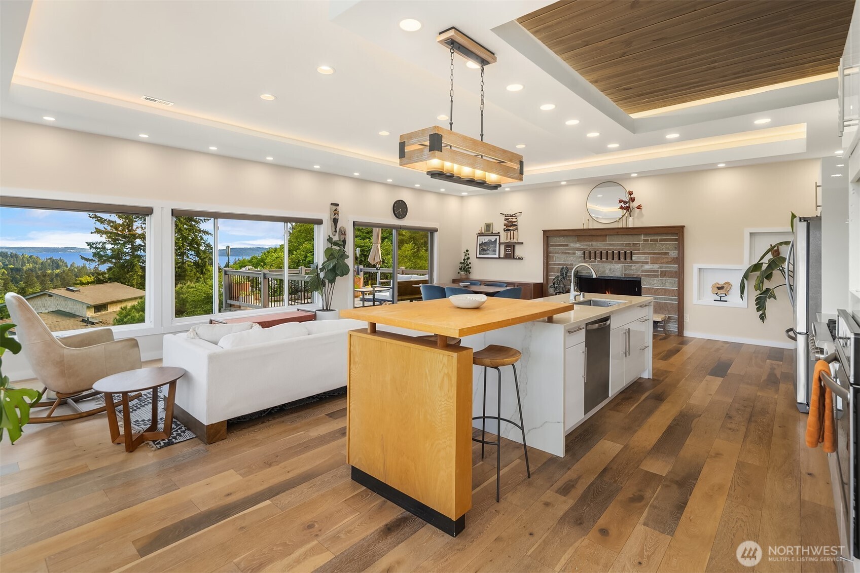 Burien, Washington 98166, United States, 4 Bedrooms Bedrooms, ,3 BathroomsBathrooms,Residential,Pending,129647