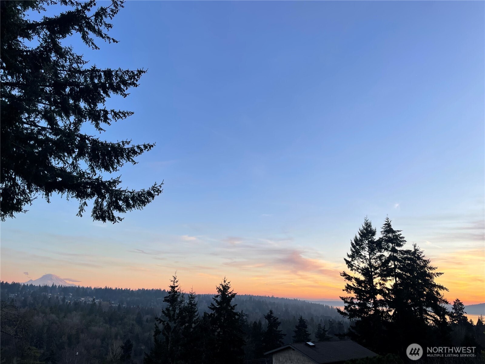 Burien, Washington 98166, United States, 4 Bedrooms Bedrooms, ,3 BathroomsBathrooms,Residential,Pending,129647