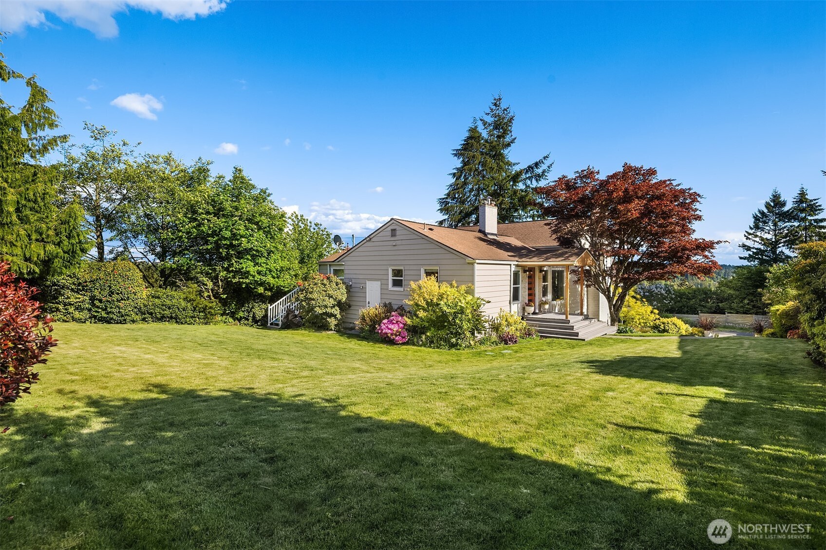 Burien, Washington 98166, United States, 4 Bedrooms Bedrooms, ,3 BathroomsBathrooms,Residential,Pending,129647