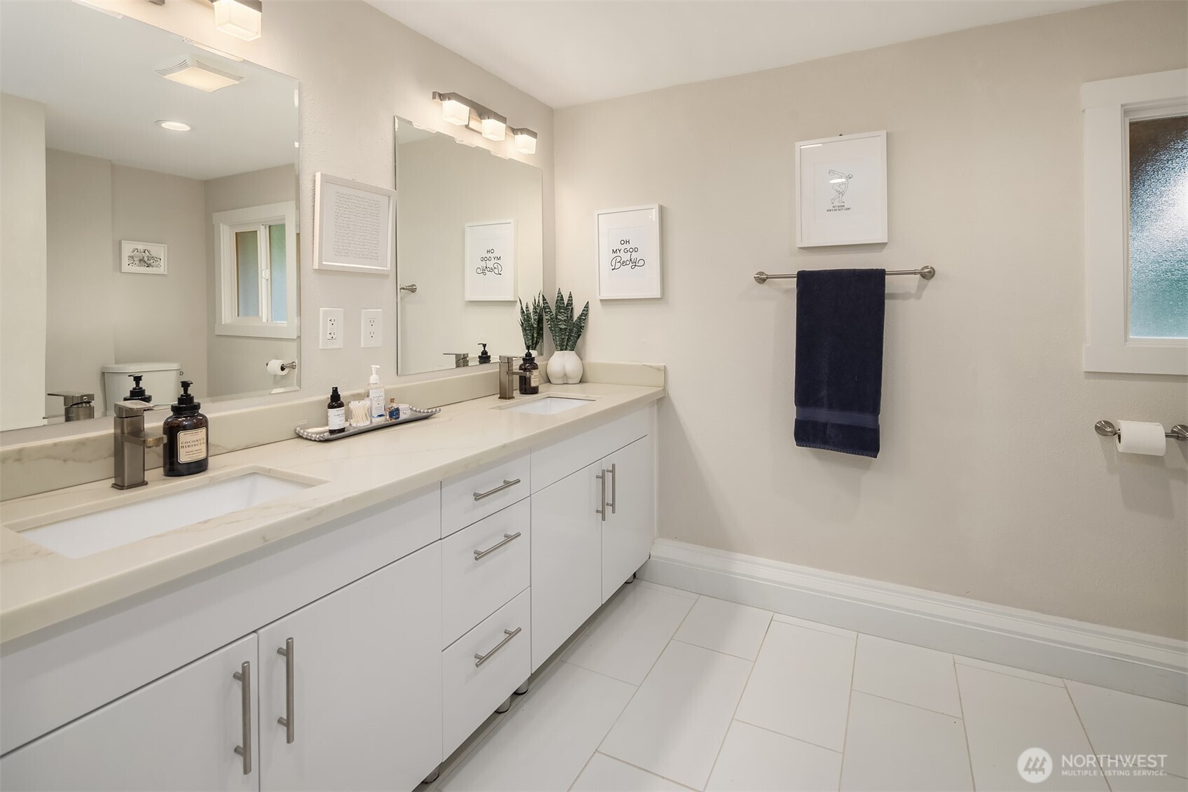 Burien, Washington 98166, United States, 4 Bedrooms Bedrooms, ,3 BathroomsBathrooms,Residential,Pending,129647