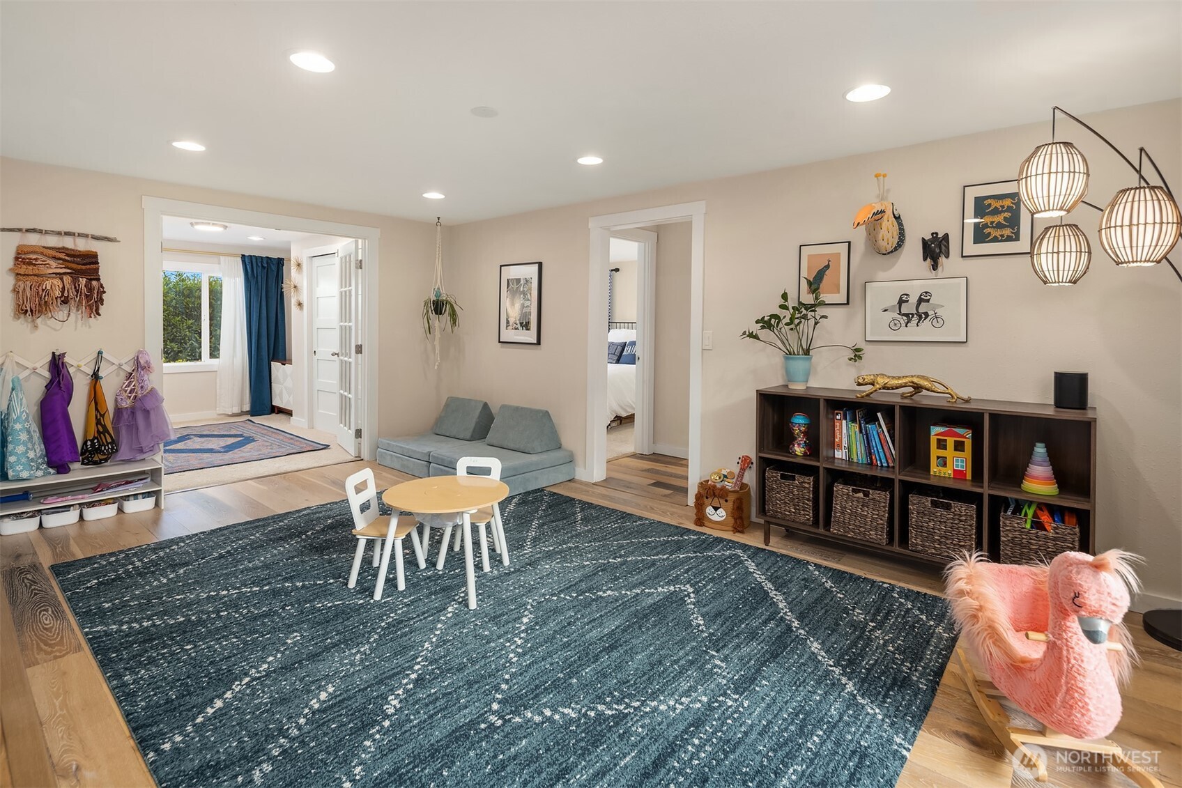 Burien, Washington 98166, United States, 4 Bedrooms Bedrooms, ,3 BathroomsBathrooms,Residential,Pending,129647