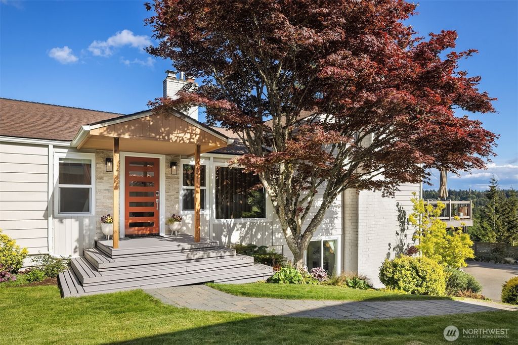 Photo of 16625 10th Avenue SW, Burien, WA 98166 (MLS # 2375647)