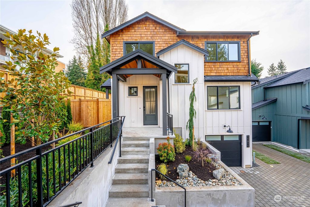 Photo of 11811 NE 75th Lane, Kirkland, WA 98033 (MLS # 2187712)