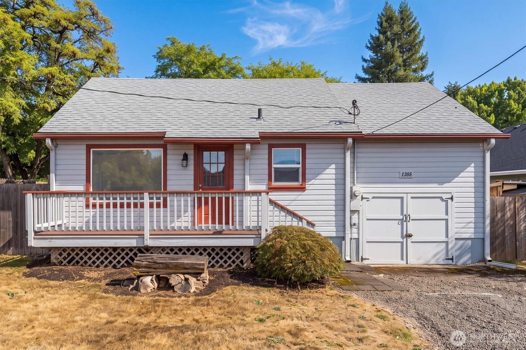 Photo of 1305 Z Street, Vancouver, WA 98661 (MLS # 2574102)
