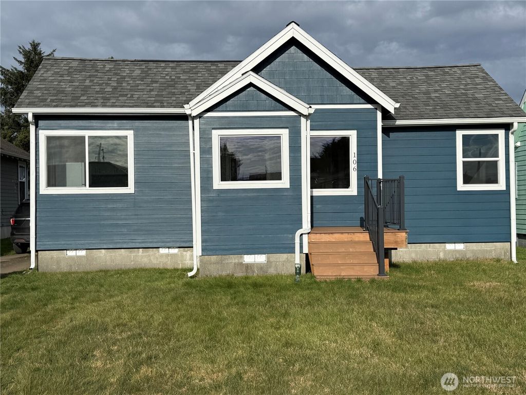 Photo of 106 6th Street NW, Long Beach, WA 98631 (MLS # 2472422)