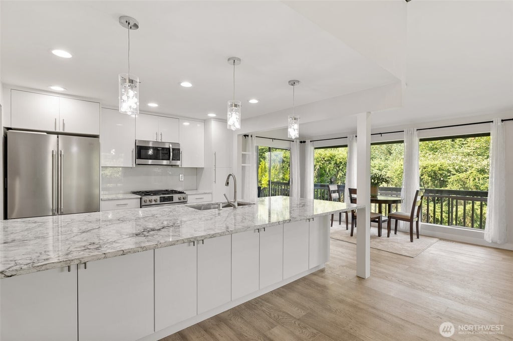 Photo of 6 168th Avenue NE, Bellevue, WA 98008 (MLS # 2566840)