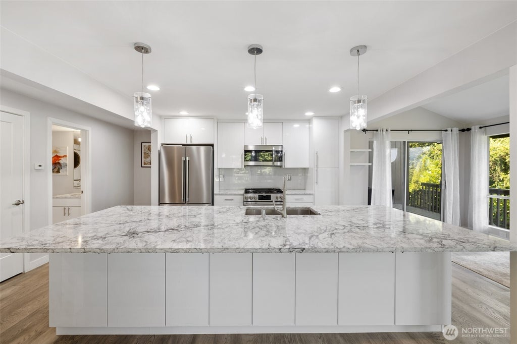 Photo of 6 168th Avenue NE, Bellevue, WA 98008 (MLS # 2566840)