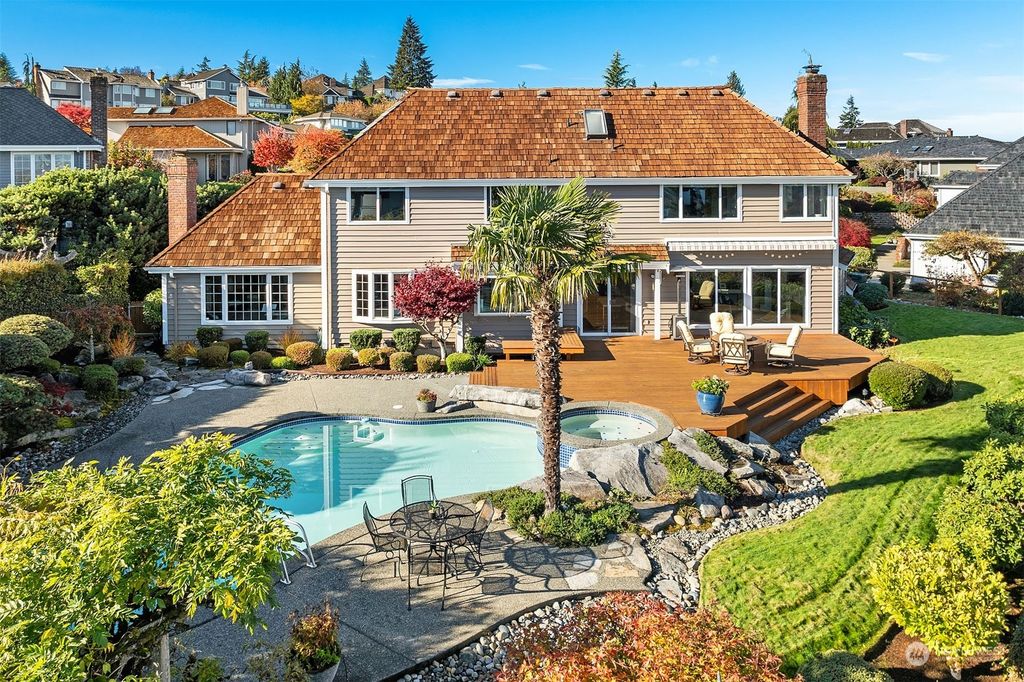Photo of 17615 SE 46th Place, Bellevue, WA 98006 (MLS # 2311290)