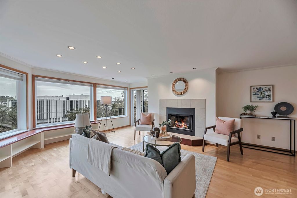 Photo of 1028 Lakeview Boulevard E #6, Seattle, WA 98102 (MLS # 2363407)