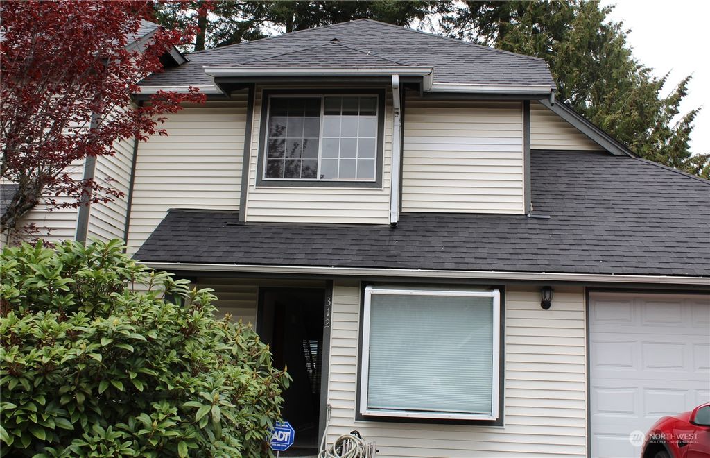 Photo of 312 S 328th Lane, Federal Way, WA 98003 (MLS # 2068610)