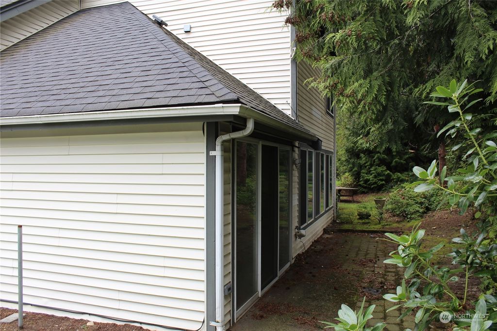 Photo of 312 S 328th Lane, Federal Way, WA 98003 (MLS # 2068610)