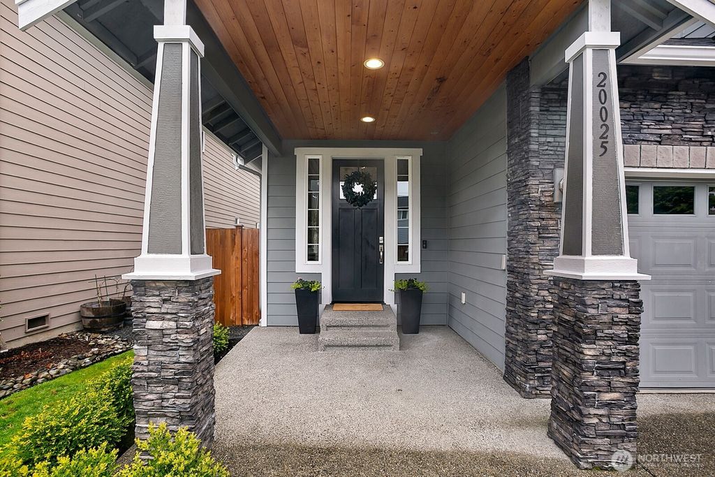 Photo of 20025 6th Place W, Lynnwood, WA 98036 (MLS # 2516495)