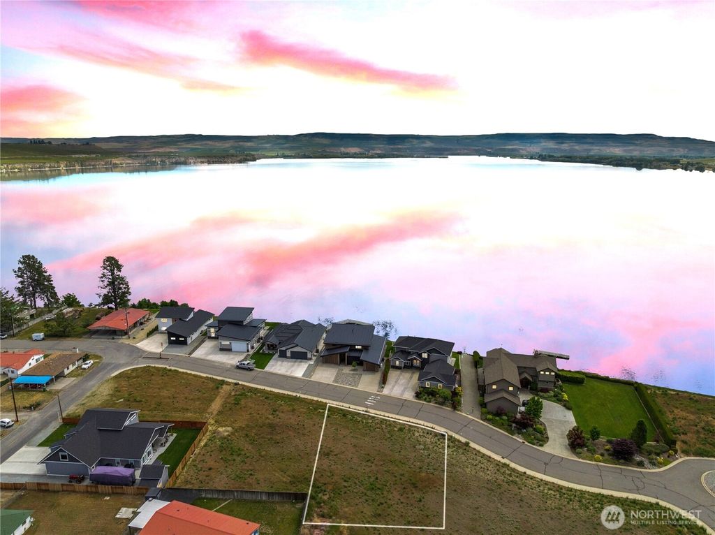 Photo of 713 1st Street S, Brewster, WA 98812 (MLS # 2485360)