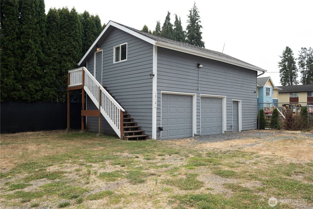 Photo of 1016 Ash Avenue, Marysville, WA 98270 (MLS # 2410997)