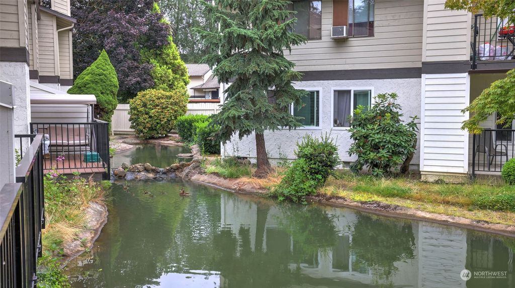 Photo of 1806 Maple Lane #C13, Kent, WA 98030 (MLS # 2303505)