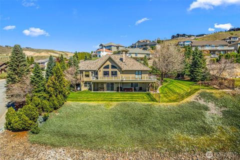 Photo of 810 Briarwood Drive, East Wenatchee, WA 98802 (MLS # 2503017)