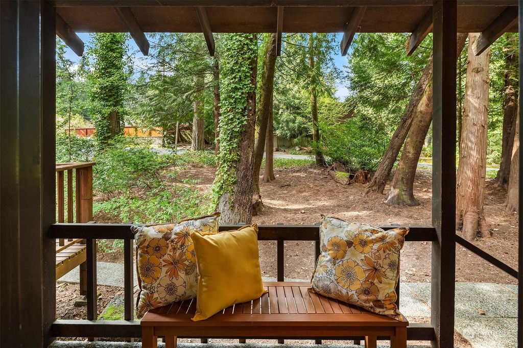 Photo of 12844 Holiday Drive NE, Kirkland, WA 98034 (MLS # 2066310)