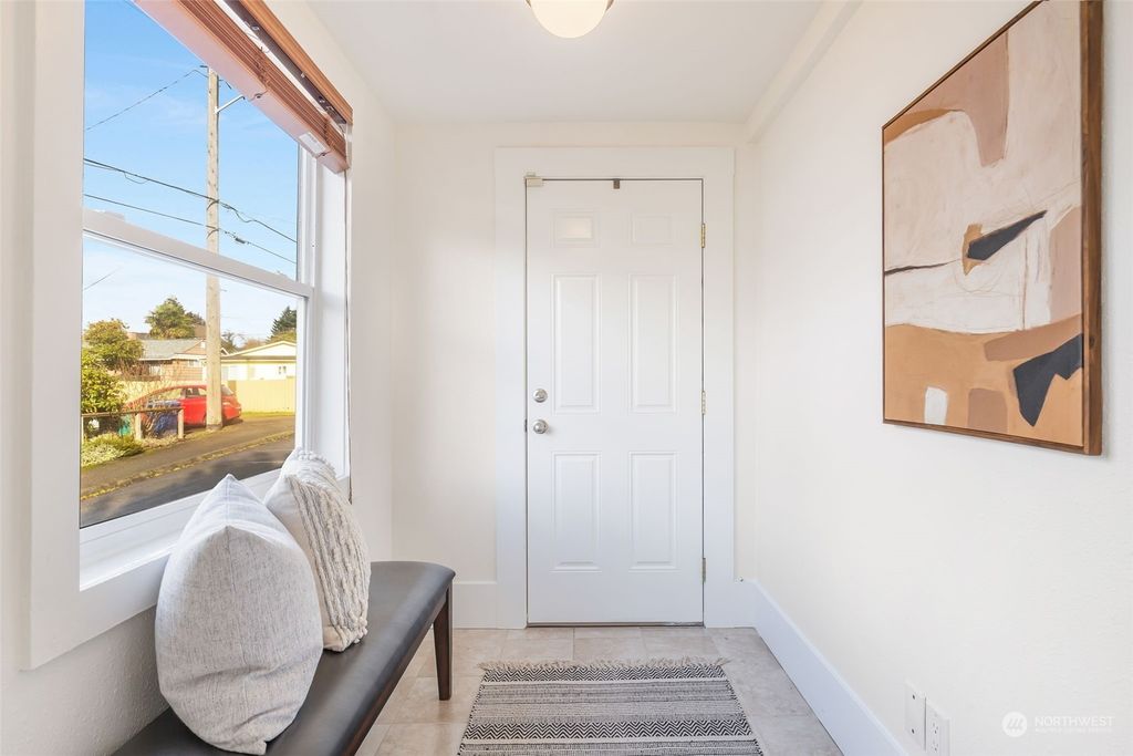 Photo of 5518 37th Avenue S, Seattle, WA 98118 (MLS # 2189763)