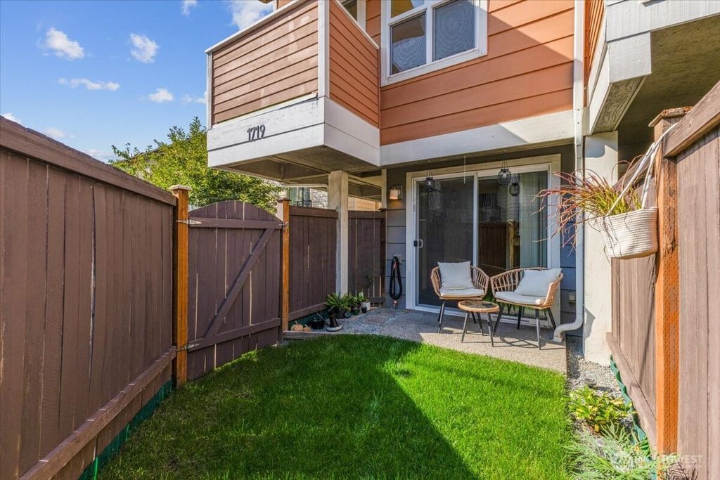 Photo of 1719 SW Henderson Street, Seattle, WA 98106 (MLS # 2504388)