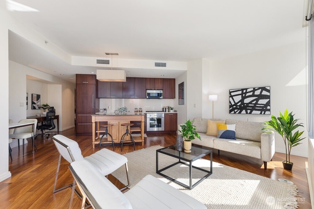 500 106th Avenue NE 2609