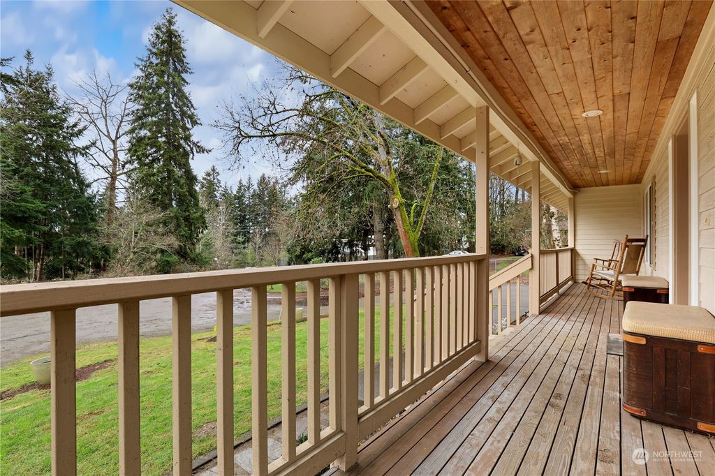 Photo of 14026 SE 197th Place, Renton, WA 98058 (MLS # 2196301)